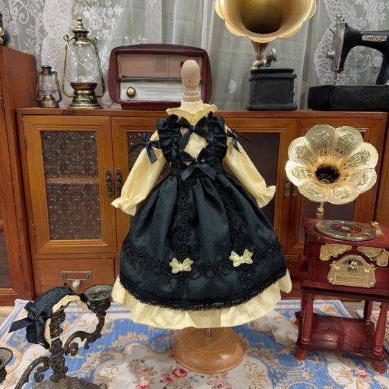 Black BJD Lolita Dress with Headband for 1/3, 1/4, 1/6  Blythe Dolls