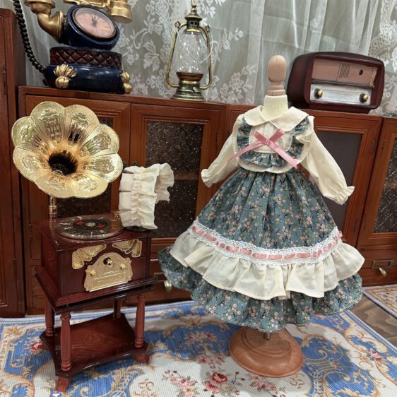 Lolita Princess Dress for 1/3 1/4 1/6 BJD & Blythe Dolls – With Hair Accessories